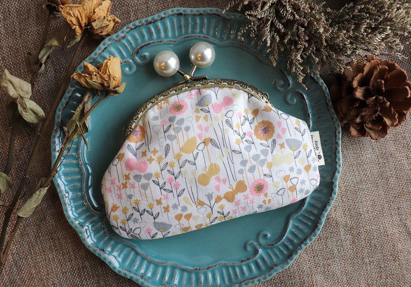 -梦想少女- 口金包 零钱包 小钱包 送礼 交换礼物 小包 - 零钱包 - 棉．麻 卡其色