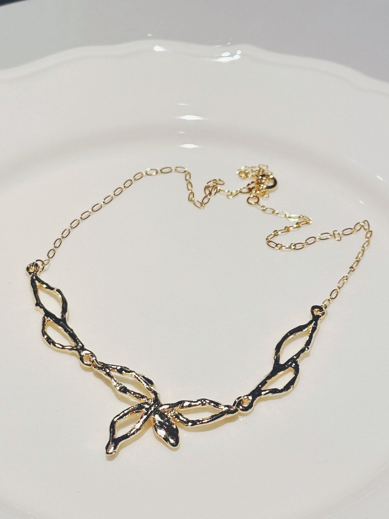 花蝶项链 - 项链 - 银 金色