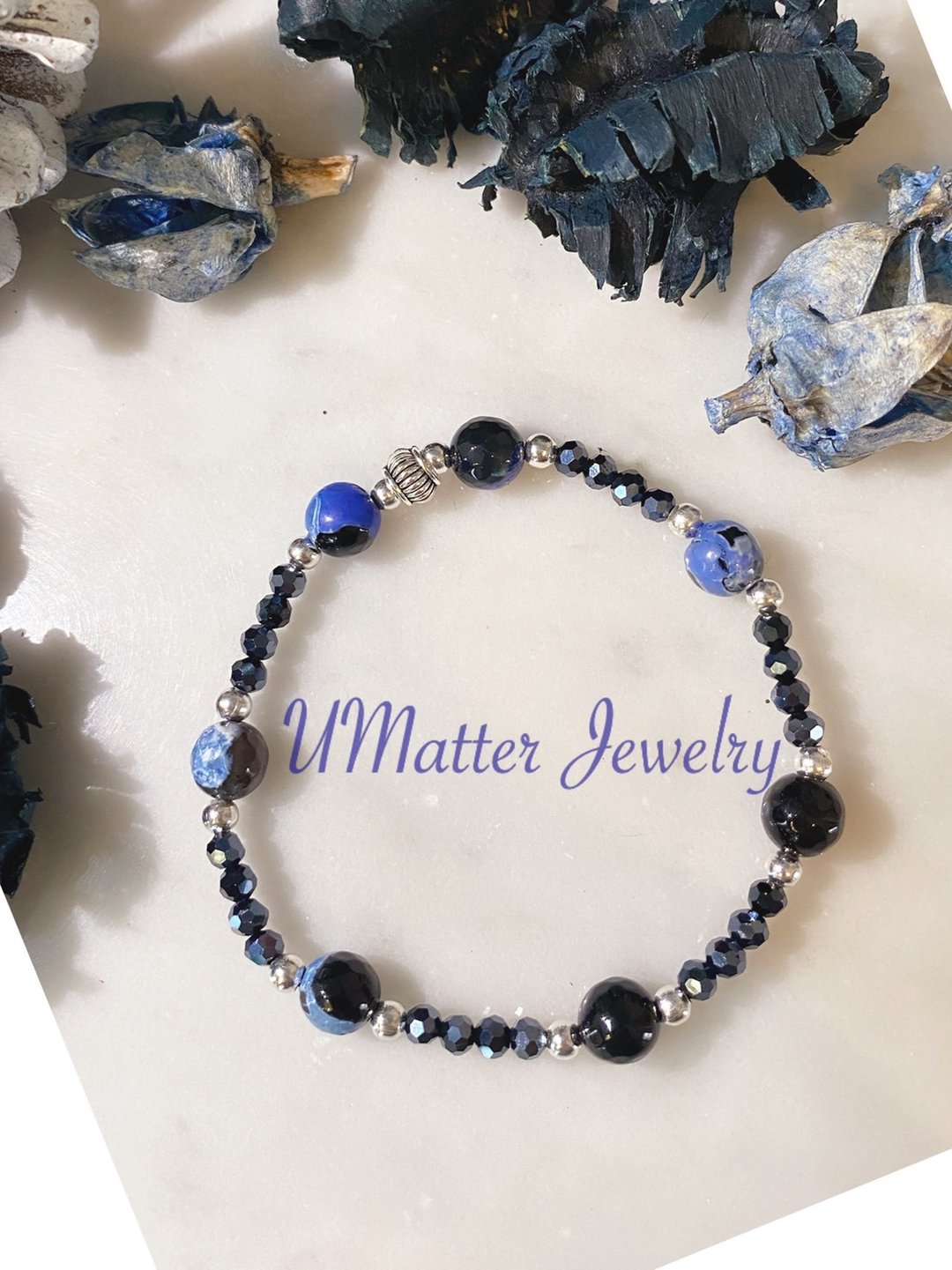 Profit Stone Blue Eyes Agate Blue Eyes Agate and natural crystal Stone - 手链/手环 - 石头 蓝色