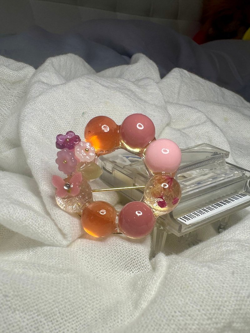 胸针系列 - 粉色小花圈胸针 - 胸针 - 树脂 粉红色