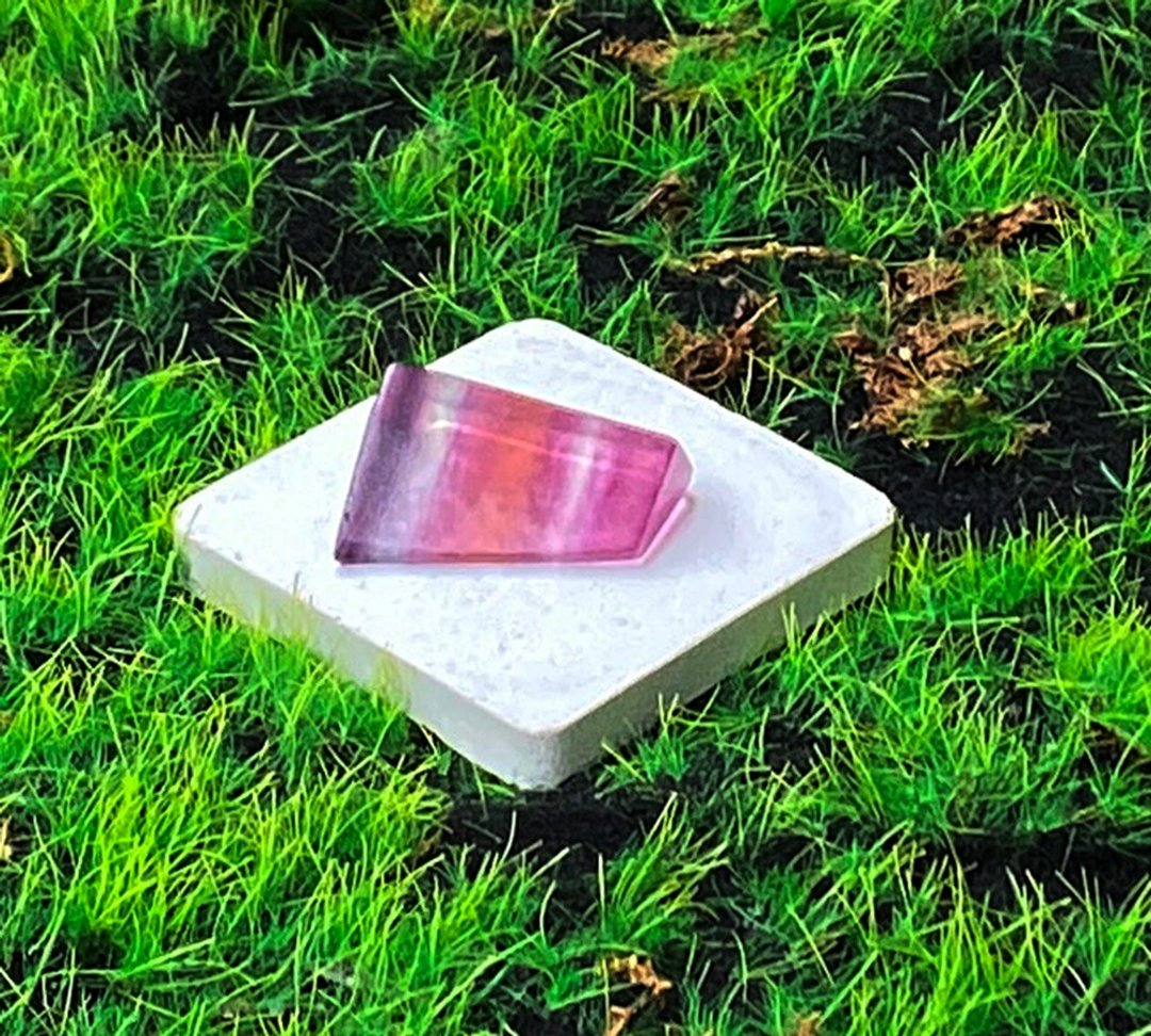 能量水晶-天然能量梦幻渐层萤石 增智慧 屏除杂乱思绪 入厝礼物 - 摆饰 - 水晶 多色