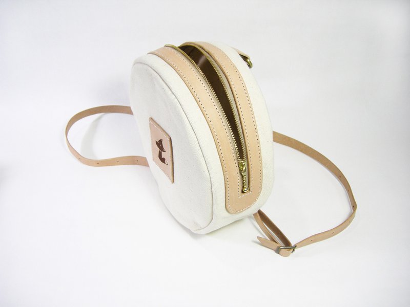 帆布包革带圆包(帆布) __作作 zuo zuo手制拉链包 - 侧背包/斜挎包 - 真皮 白色