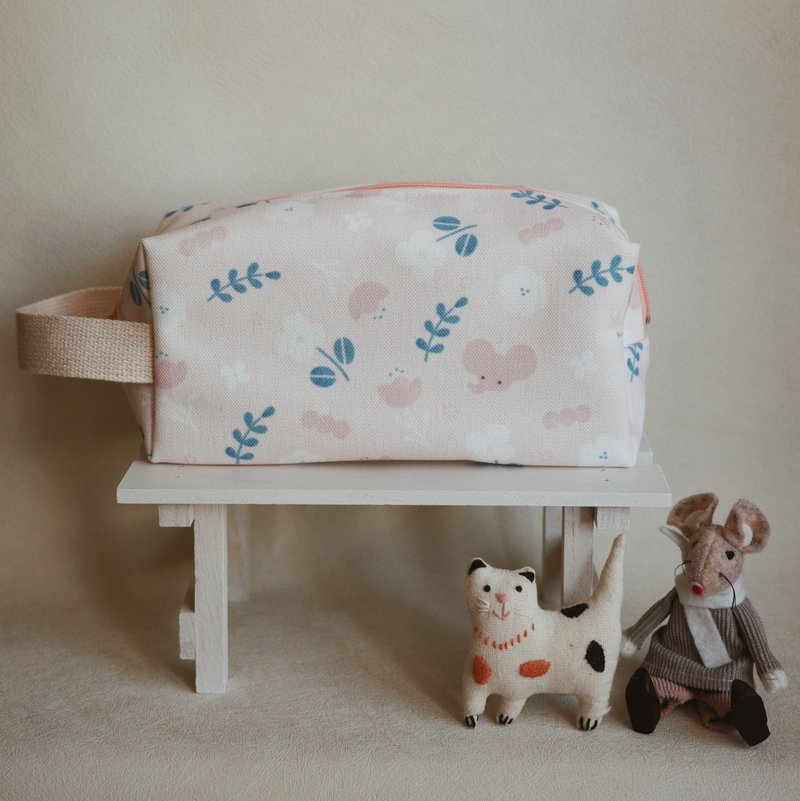 粉色小象 立体化妆包/万用收纳包 - 化妆包/杂物包 - 棉．麻 粉红色