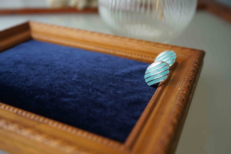 日本杂货-帝芬尼蓝贝壳纹珐琅古董夹式耳环 - 耳环/耳夹 - 其他金属 蓝色