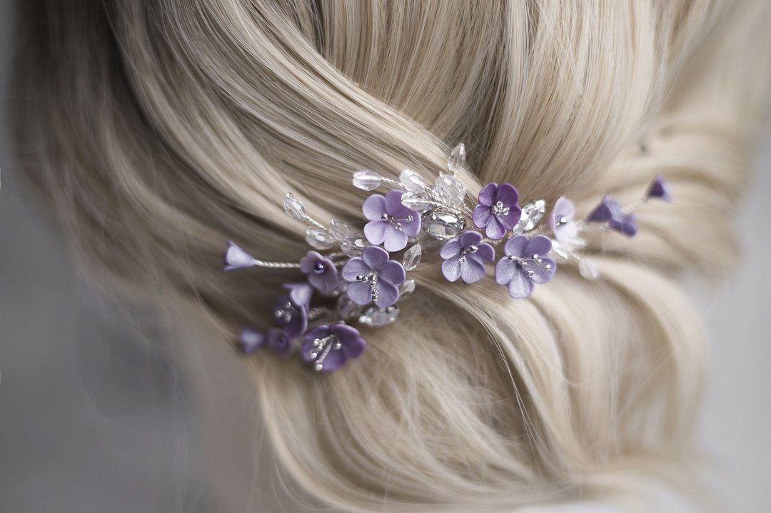 Violet set of hair pins, Floral wedding piece, Dusty purple bridal headpiece - 发饰 - 粘土 紫色