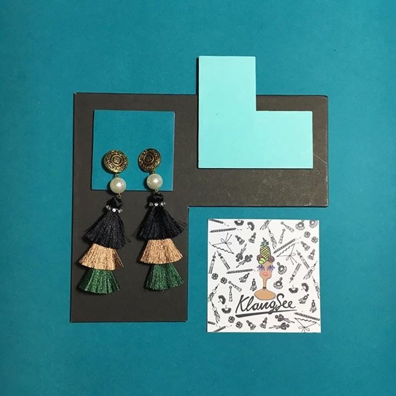 earrings : 3rd tassel - 耳环/耳夹 - 其他材质 绿色
