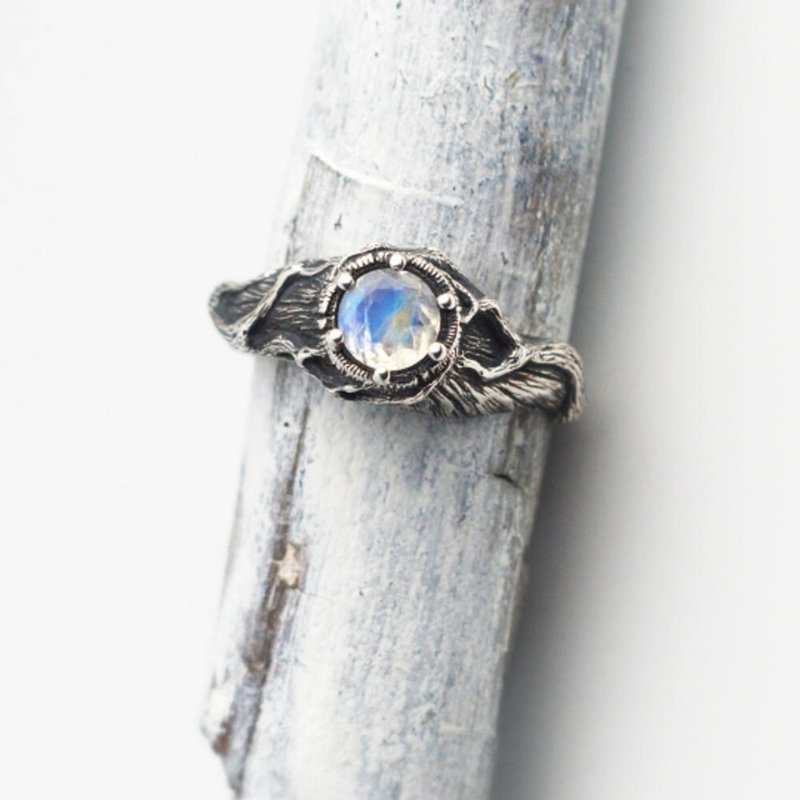 Tree Ring with Rainbow Moonstone - 戒指 - 纯银 银色