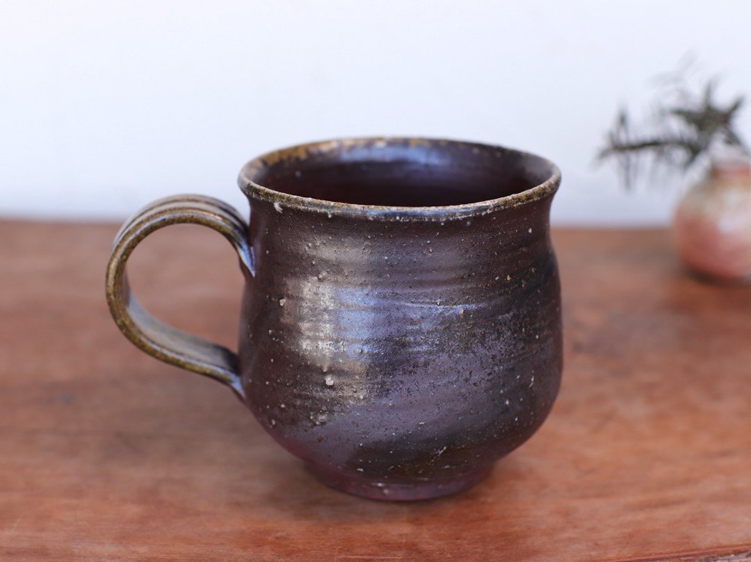 Bizen ware coffee cup (large) black eye c7-025 - 咖啡杯/马克杯 - 陶 咖啡色