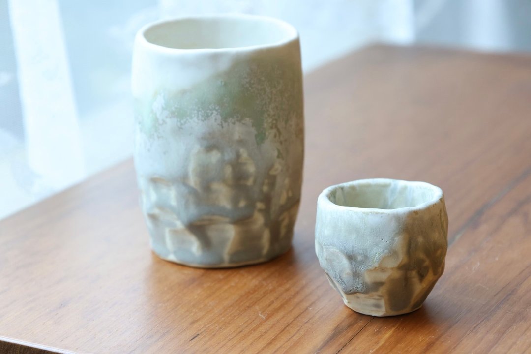 【母亲节礼物】雾白灰绿釉瓷杯组手捏陶杯钴绿侘寂感茶杯水杯酒杯 - 其他杯子 - 陶 白色