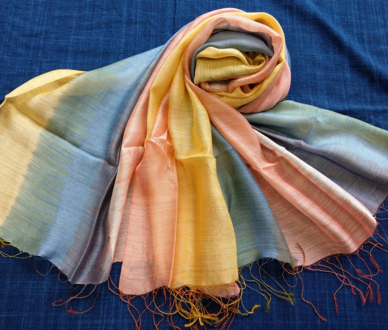 福利品 八色鸟彩羽配色 (有断线小瑕疵) - 围巾/披肩 - 丝．绢 多色