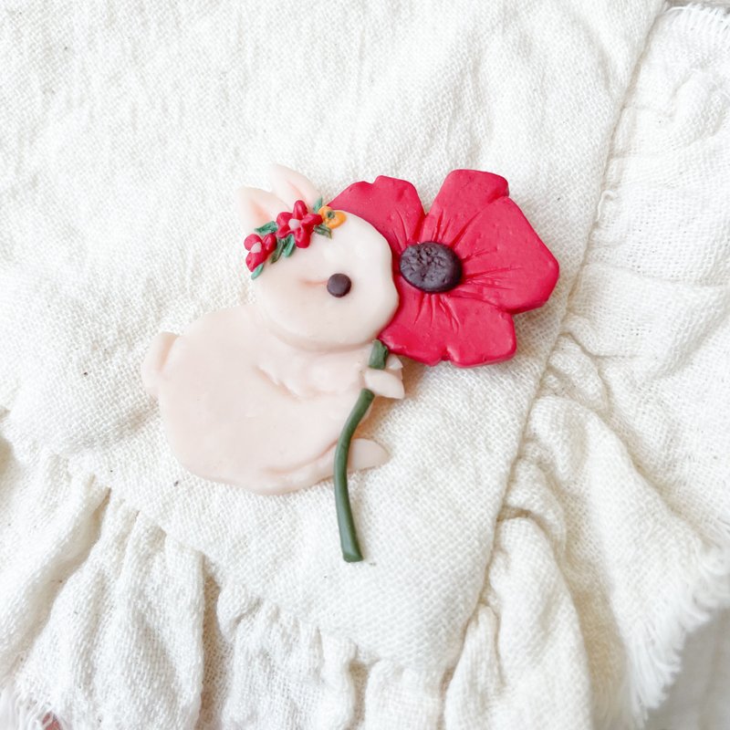 兔子与罂粟花 手工软陶胸针 | Bunny and Poppy - 胸针 - 粘土 