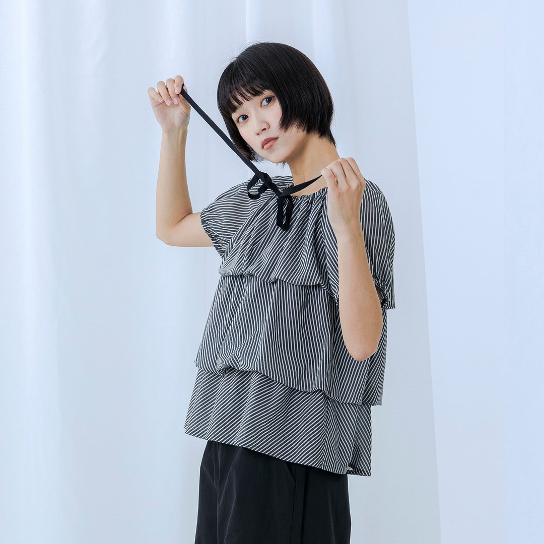 细条纹层次泡泡上衣 - 女装上衣 - 聚酯纤维 灰色