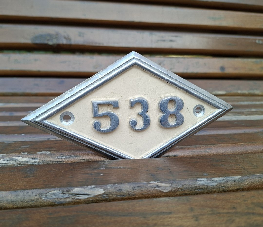 苏联房屋门牌号码 538 — 公寓号码铭牌 古董风格 - 门帘/门牌 - 铝合金 