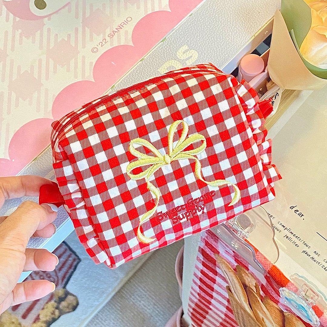 Sweetstore Supply 原创红格蝴蝶结刺绣化妆包 便携收纳包 - 化妆包/杂物包 - 棉 红色