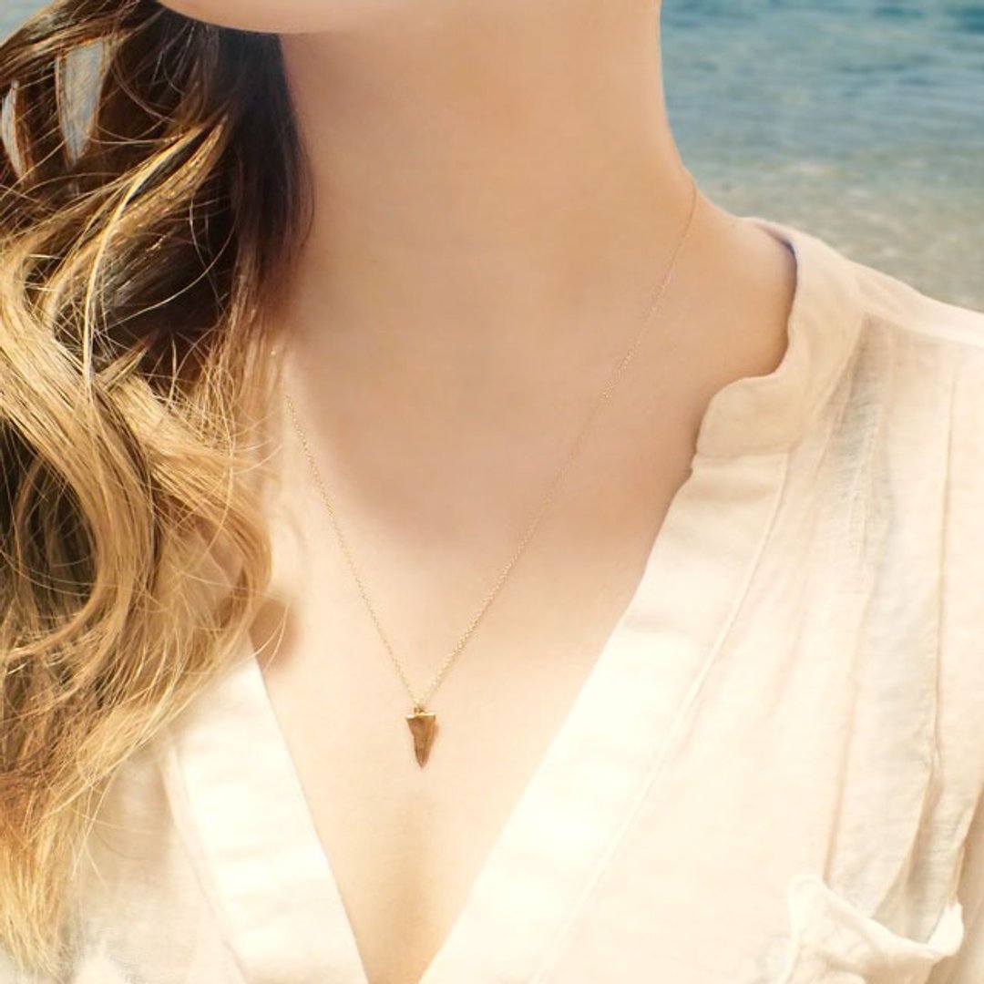 Shark tooth necklace - 项链 - 其他金属 金色