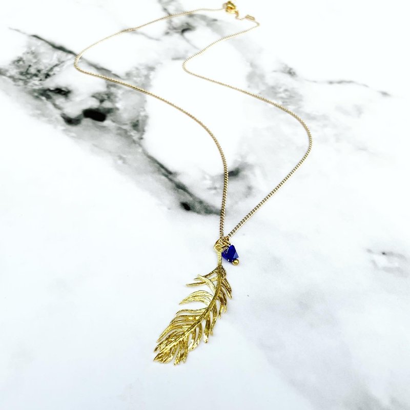 独家_大羽毛黄铜三角型宝蓝色水晶短项链_锁骨链 _长项 - 长链 - 铜/黄铜 蓝色