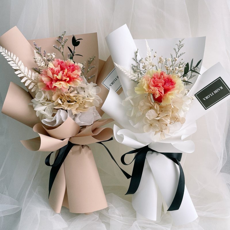 夺目的光彩 ; 粉芯晕染永生康乃馨 母亲节花束 / 永生花 - 干燥花/捧花 - 植物．花 