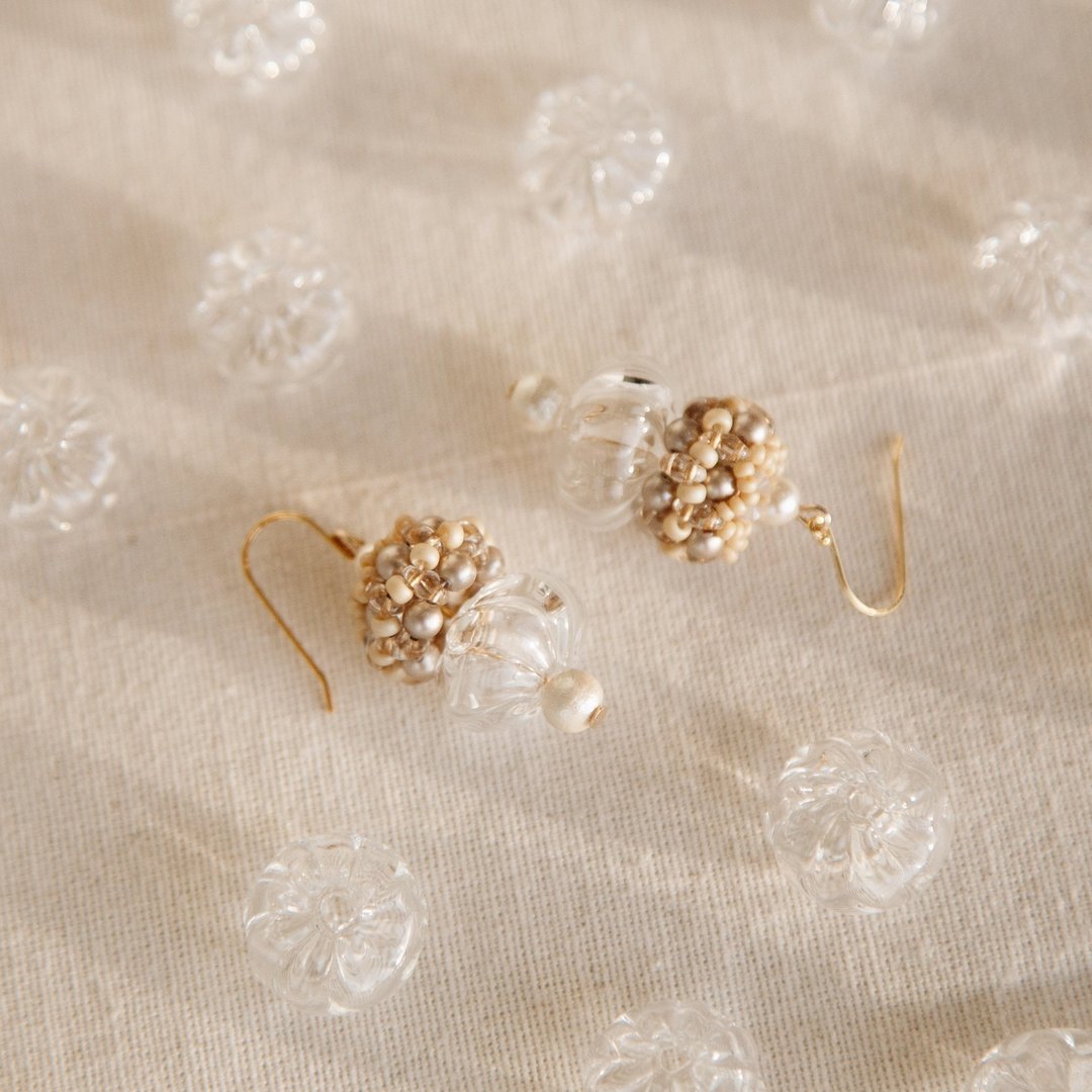 Lalique Earrings 莱俪耳饰－燕麦金 - 耳环/耳夹 - 玻璃 卡其色