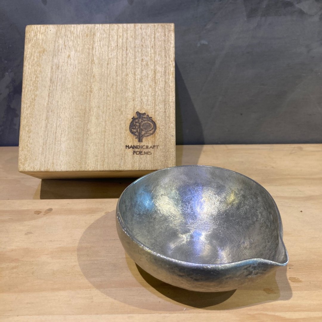 纯锡圆弧碗形片口Katakuchi/日本酒器,青冶金工手作锻打纯锡酒器 - 酒杯/酒器 - 其他金属 