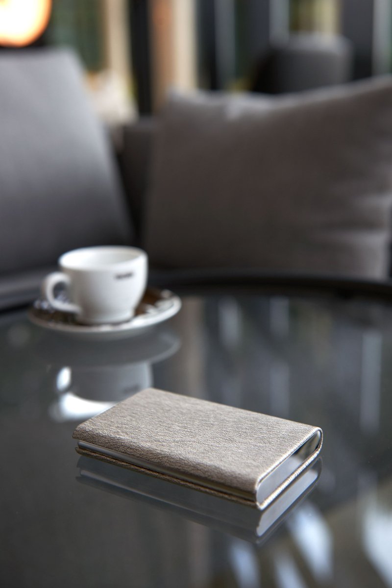 【包装微瑕疵】金属皮革RFID卡夹(灰色) - 名片夹/名片盒 - 人造皮革 灰色