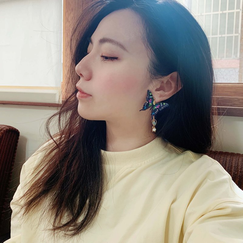 耳环 玫瑰青斑凤蝶  刺绣 手工 蝴蝶 珍珠 耳夹 礼物 生日 - 耳环/耳夹 - 绣线 多色