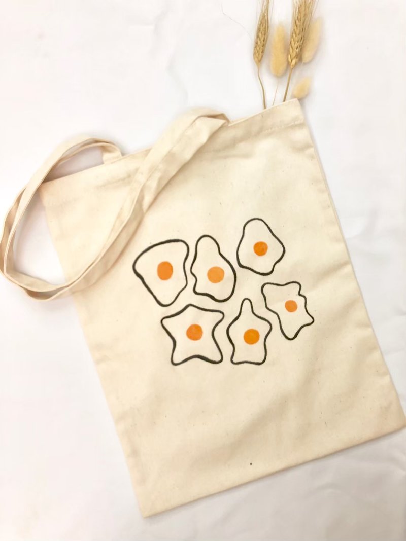 手绘帆布包-荷包蛋/交换礼物 - 手提包/手提袋 - 棉．麻 