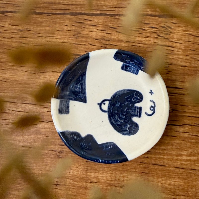【小丸 森林 手绘】青花 鸟  豆皿  茶包碟 果酱碟 - 浅碟/小碟子 - 陶 蓝色