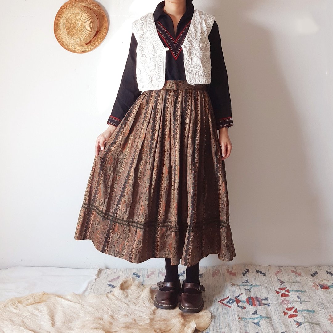 BajuTua /古着/ 赭色蕾丝印花  奥地利长裙 - 裙子 - 其他人造纤维 咖啡色