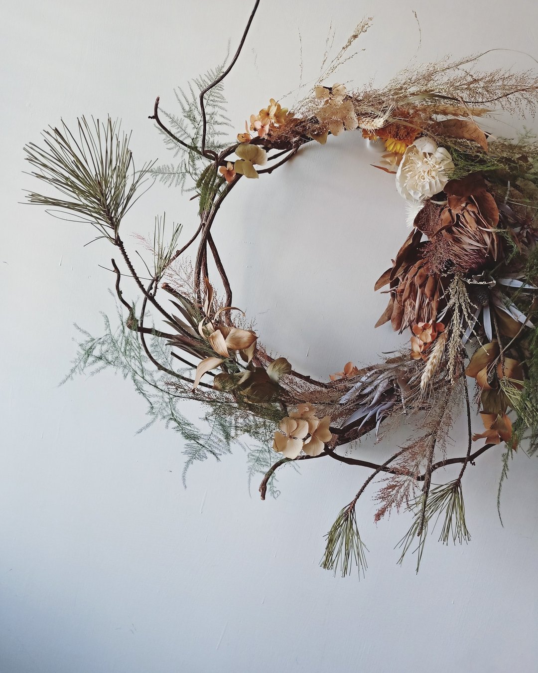 Dancing Wreath/定制化/大花圈/干燥花 - 摆饰 - 植物．花 卡其色