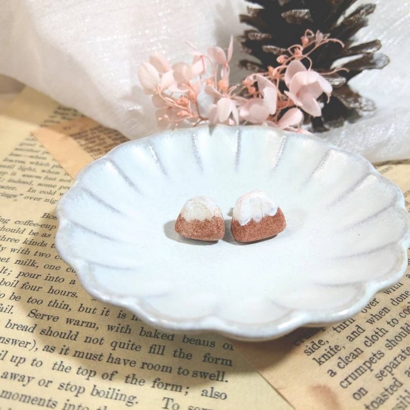 陶制富士山耳环 | 耳针 | 耳夹 | 原色 | 一对 - 耳环/耳夹 - 陶 咖啡色