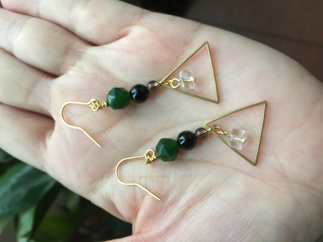 ||几何墨绿||天然石饰品碧玉/黑玛瑙/白水晶/茶晶/黄铜垂坠耳链 - 耳环/耳夹 - 水晶 绿色