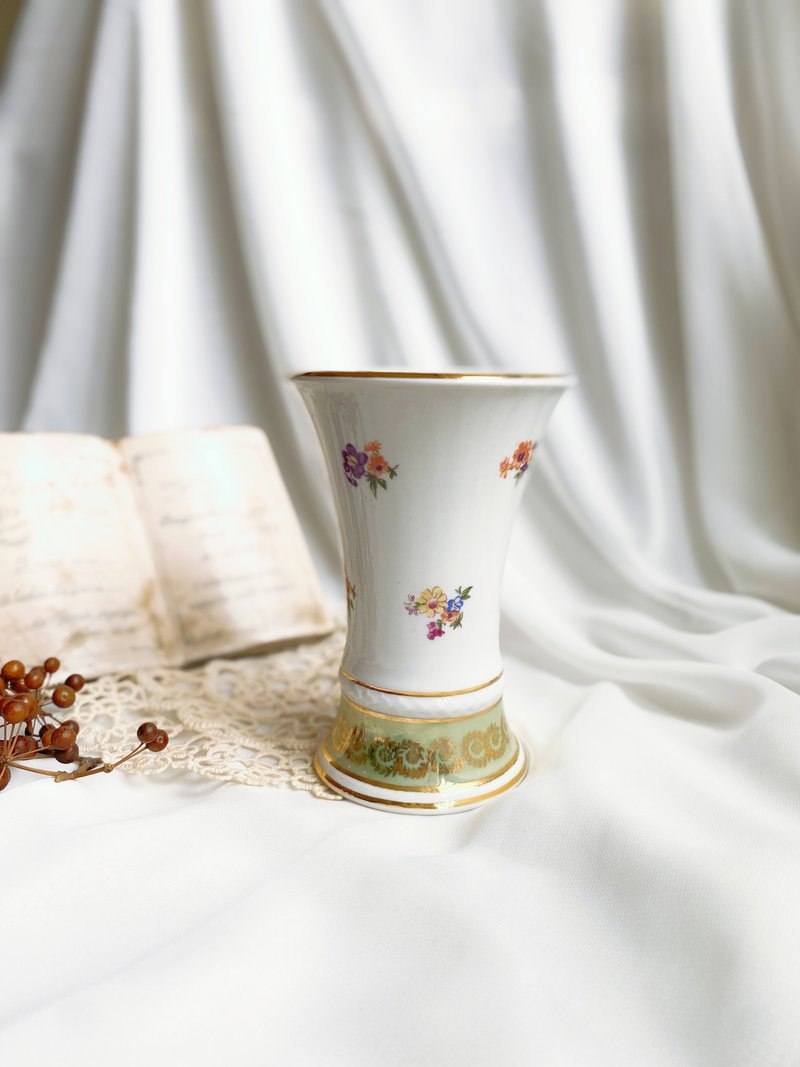 【好日恋物】东德百年皇冠PM古典金边鼠尾草绿花卉图案花瓶花器 - 花瓶/陶器 - 瓷 白色