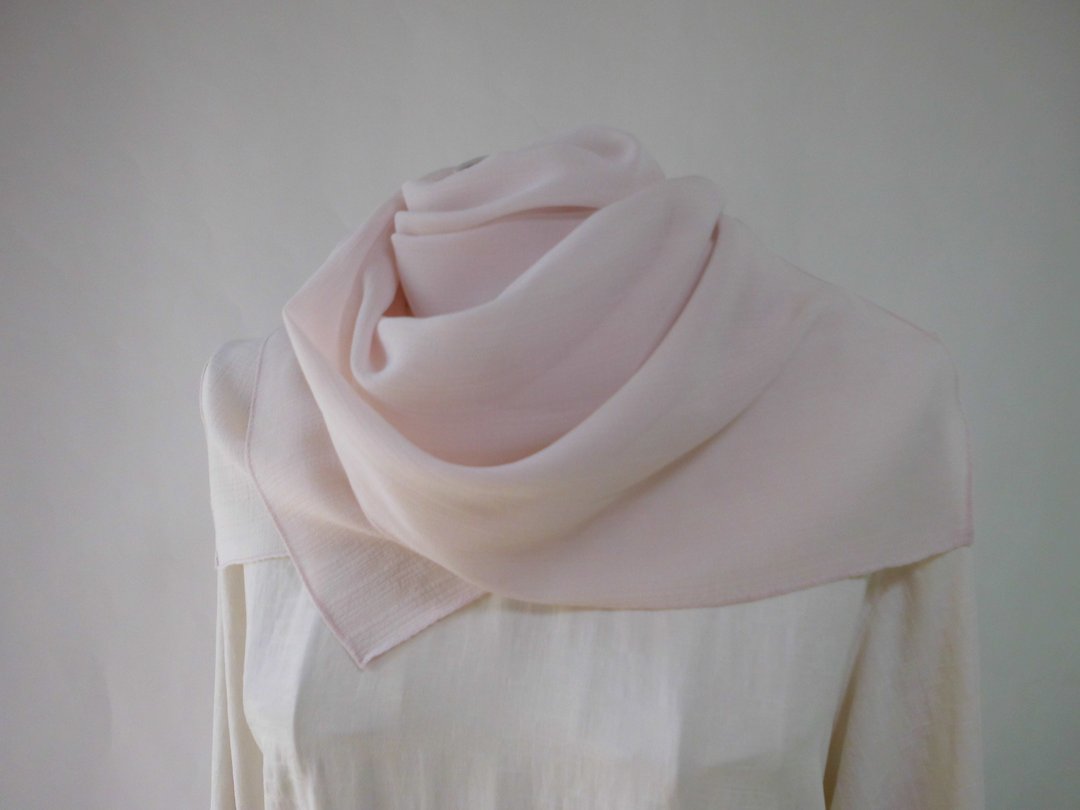 Plant dyeing · silk · shrinking weave stall · cherry blossom color · all season - 丝巾 - 丝．绢 粉红色