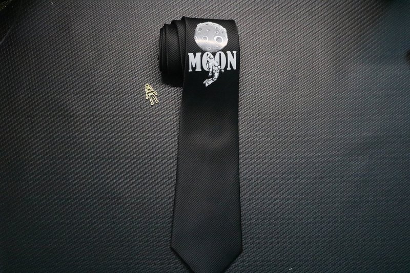 太空人印花領帶黑色真絲獨特設計necktie - 领带/领带夹 - 丝．绢 黑色