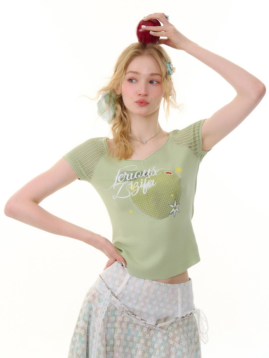 ziziFei夏美式复古设计感苹果印花修身显瘦v领上衣镂空短袖t恤女 - 女装 T 恤 - 其他材质 