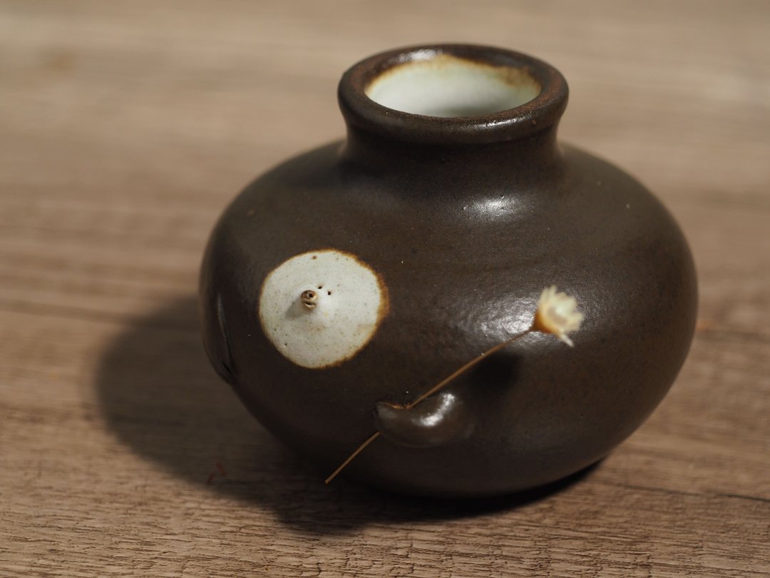 小脸系列-小口花瓶 - 花瓶/陶器 - 陶 咖啡色