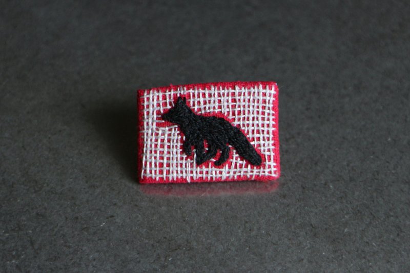 碎片系列 / 手工刺绣胸针 / 狐狸 - 胸针 - 棉．麻 红色