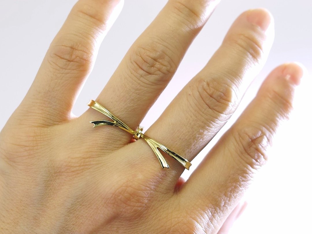 Japan Quality | Double Finger Ring Happiness Ribbon Brass - 戒指 - 其他金属 金色