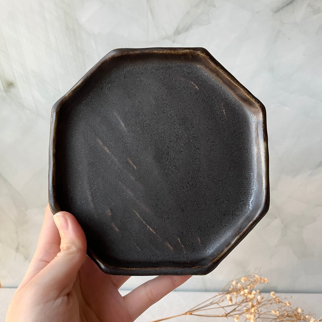 粼光黑釉。手工陶器盘子 陶盘 蛋糕盘 甜点盘 新年礼物 - 盘子/餐盘/盘架 - 陶 黑色