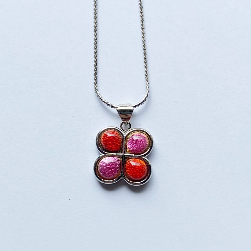 Clover [Berry Rose] Cloisonne pendant Sterling silver Cloisonne - 项链 - 其他材质 红色