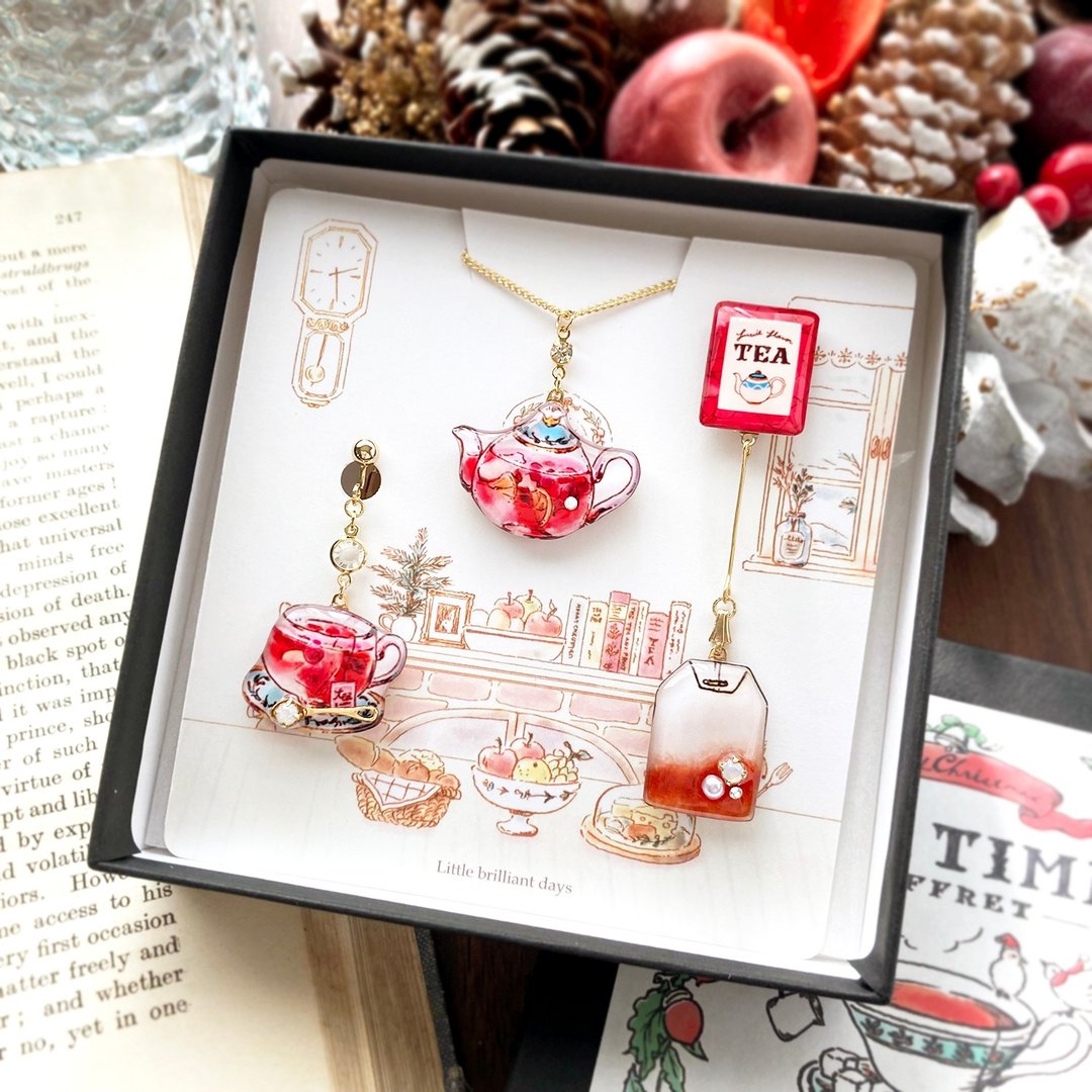 Teatime Christmas Coffret 【RoseTea】圣诞限定礼盒【玫瑰红茶】茶杯耳夹・耳针与项链 - 耳环/耳夹 - 塑料 红色