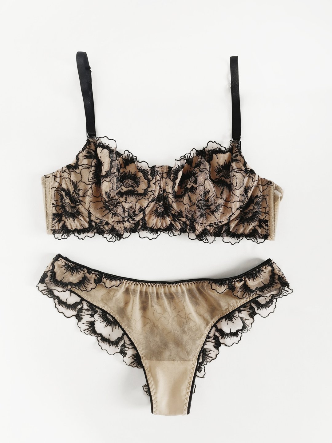 Floral lace lingerie set - Balconette bra, panty, garter belt - Lace underwear - 女士内衣裤 - 聚酯纤维 多色