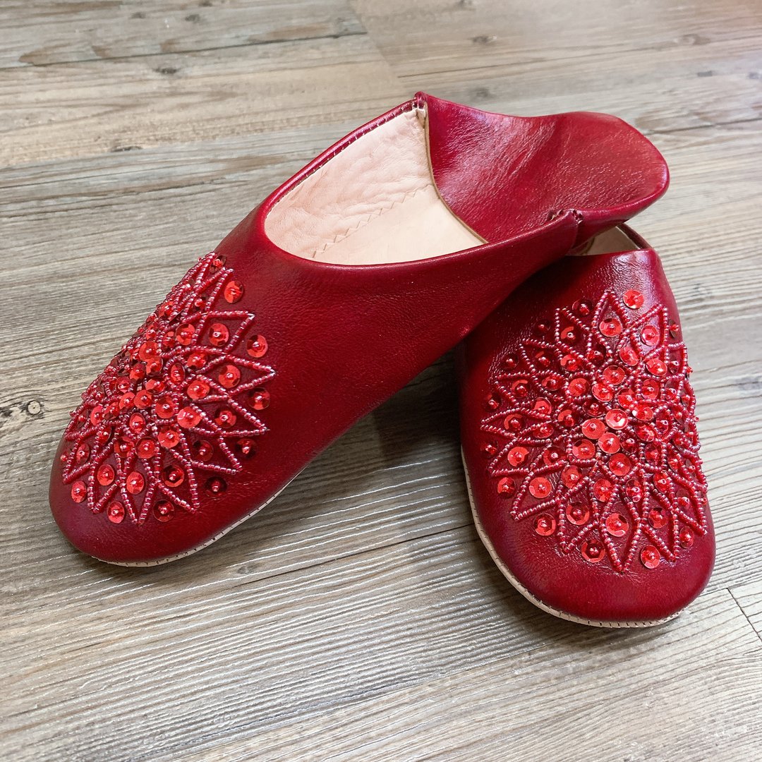 摩洛哥 babouche 室内拖鞋 珠串刺绣 酒红 - 室内拖鞋 - 真皮 红色