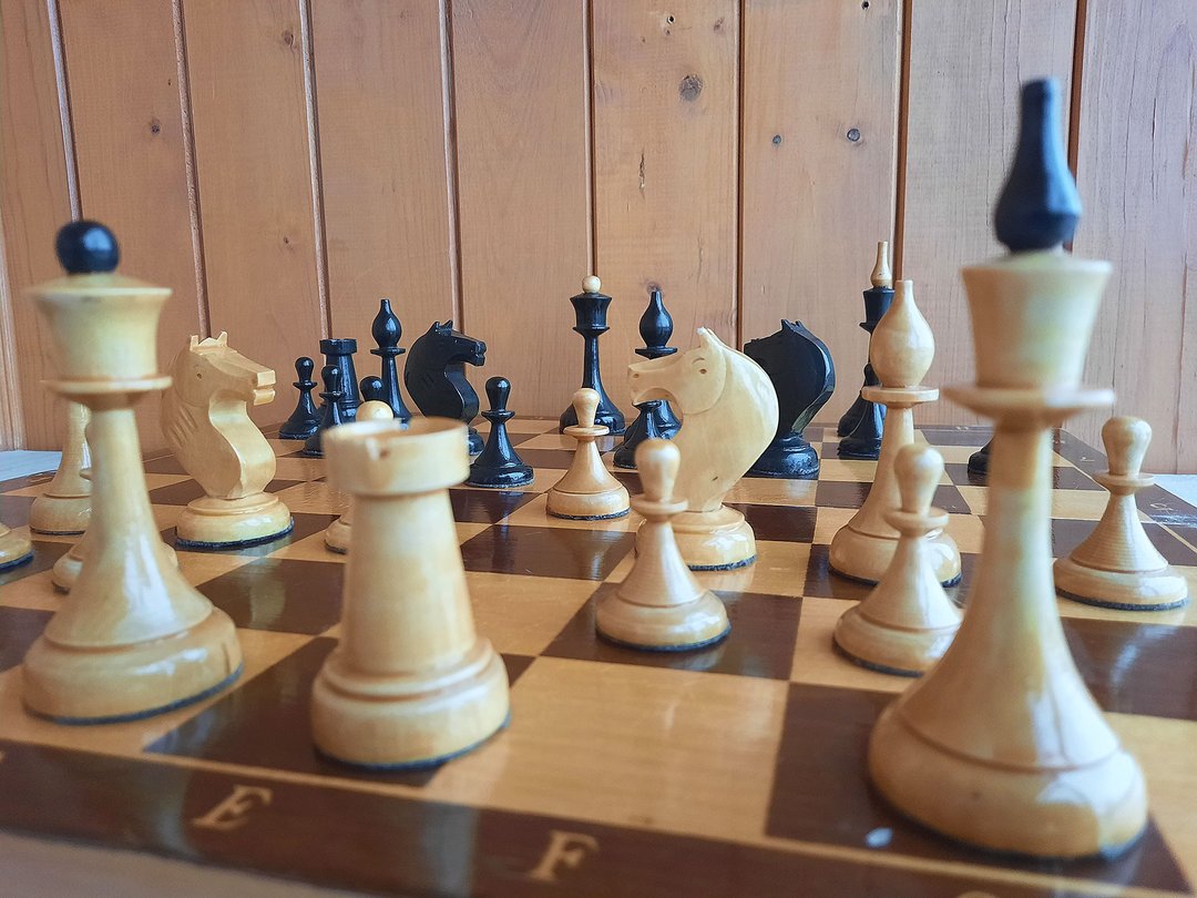 Wooden Soviet chess set: large 45 cm chessboard with Semenovskie chess pieces - 桌游/玩具 - 木头 
