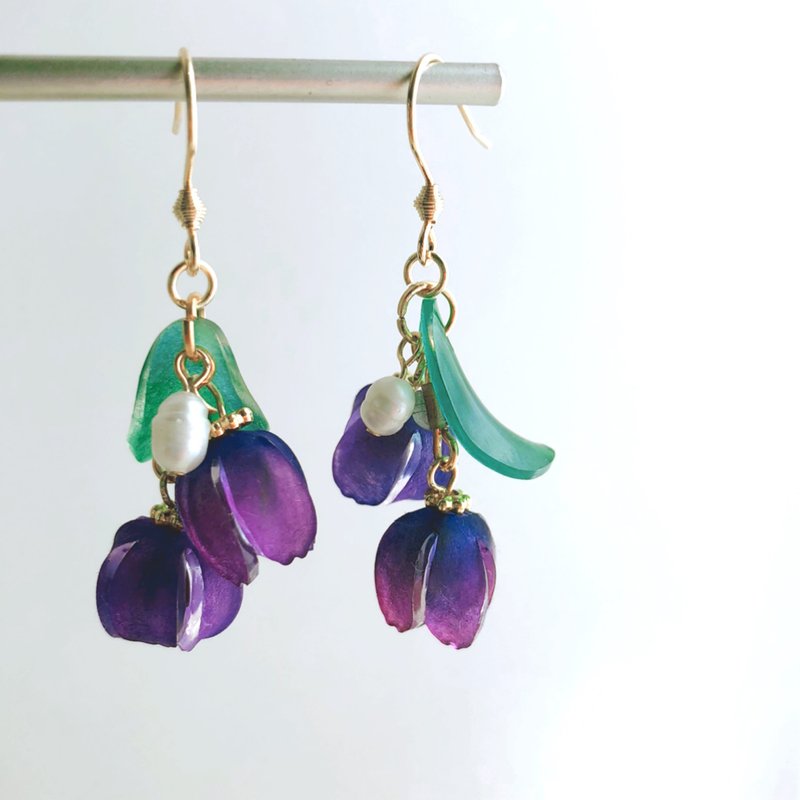 Blueberry and Pearl Earrings - 耳环/耳夹 - 塑料 
