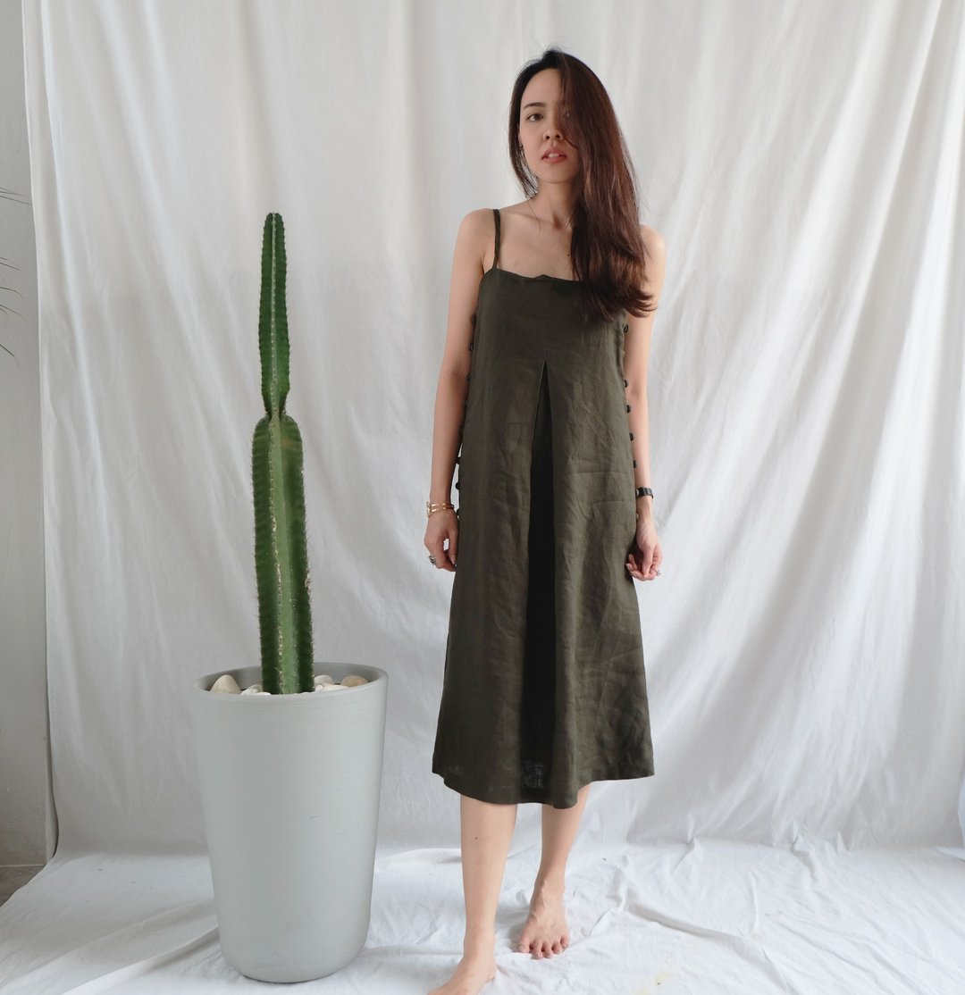 Sleeveless Desert dress with button at side - 洋装/连衣裙 - 棉．麻 绿色