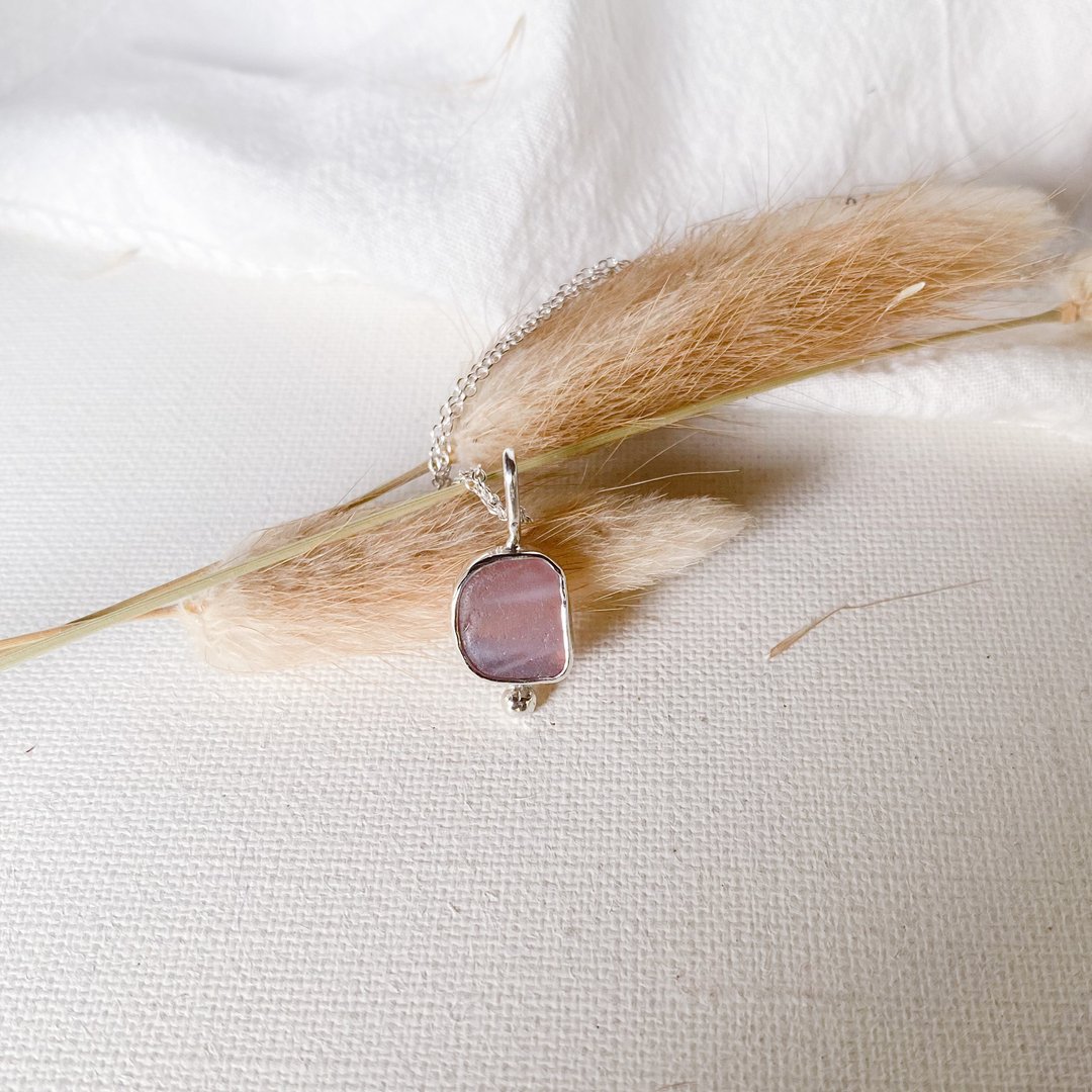 Sea glass ocean inspired minimal silver necklace - 项链 - 纯银 粉红色
