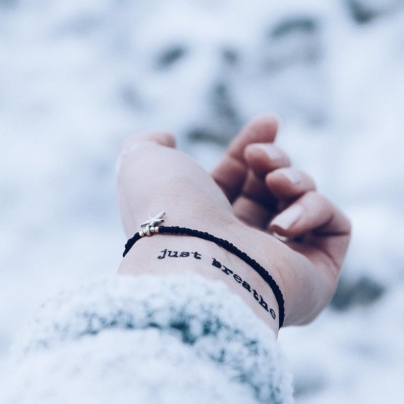 OhMyTat 只是呼吸 Just Breathe 刺青图案纹身贴纸 (2 张) - 纹身贴 - 纸 黑色