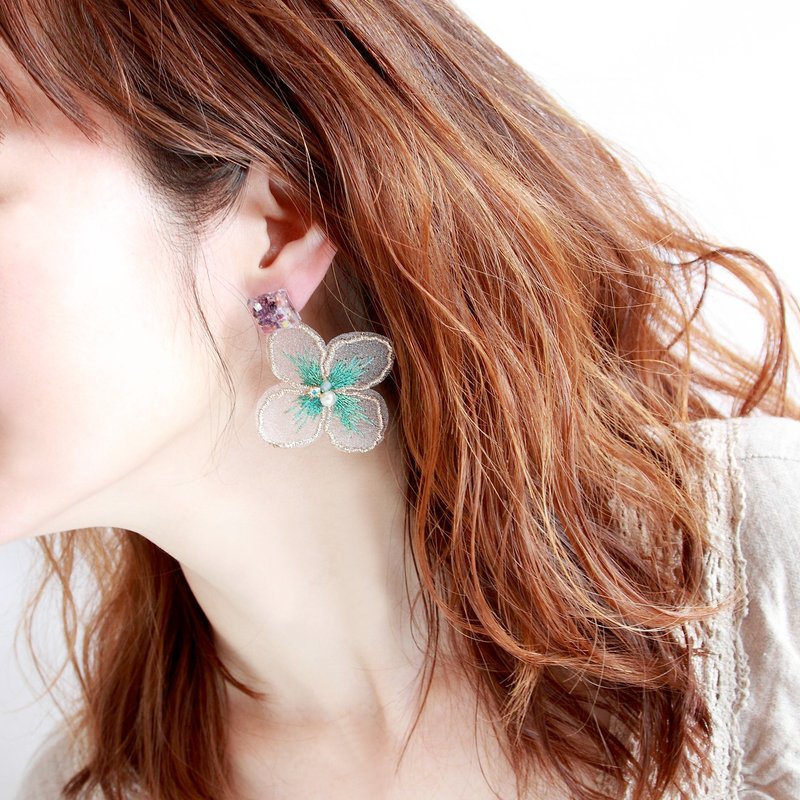 flower motif and botanical bijoux - 耳环/耳夹 - 植物．花 粉红色