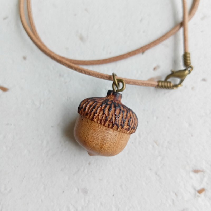手工木雕 炙烧小橡果樱桃木项链 - 项链 - 木头 咖啡色